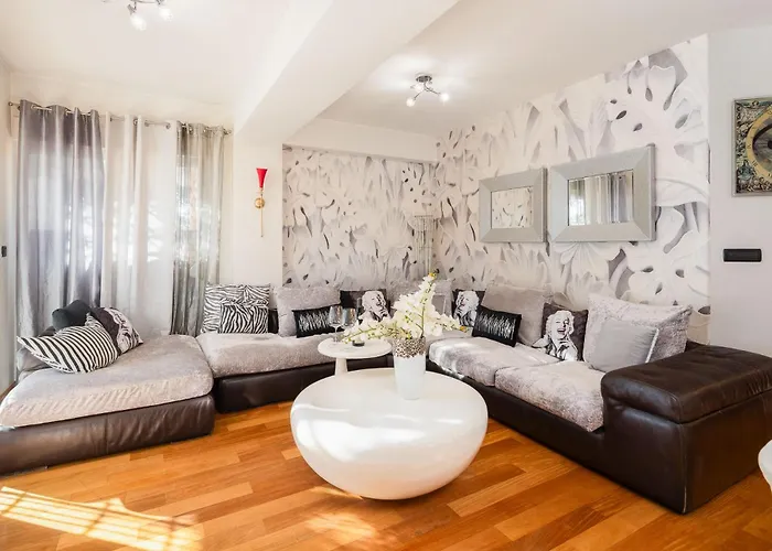 Beachfront Apartment With Wonderful Large Terrace