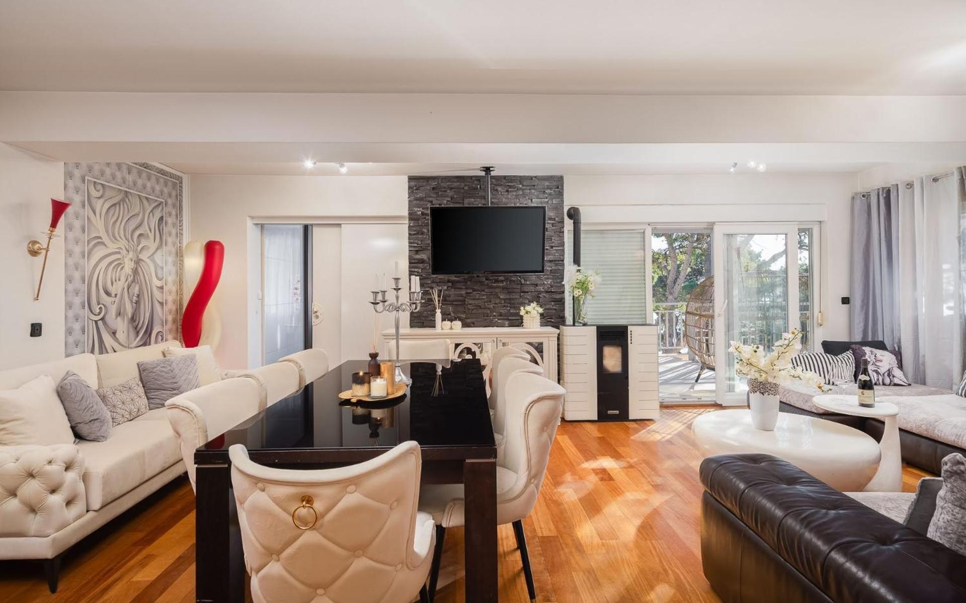 Apartment Beachfront With Wonderful Large Terrace *