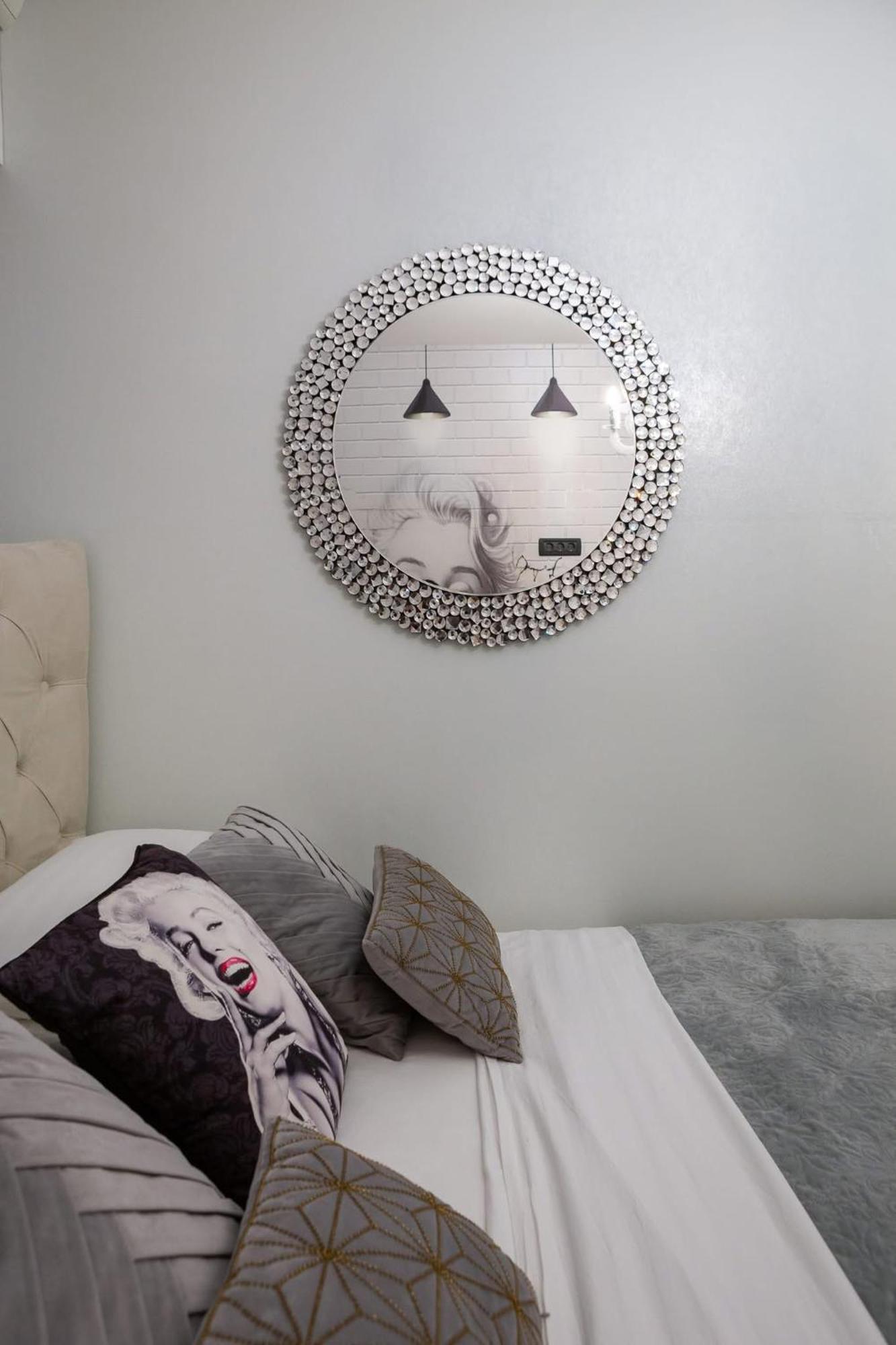 Beachfront With Wonderful Large Terrace Apartament *