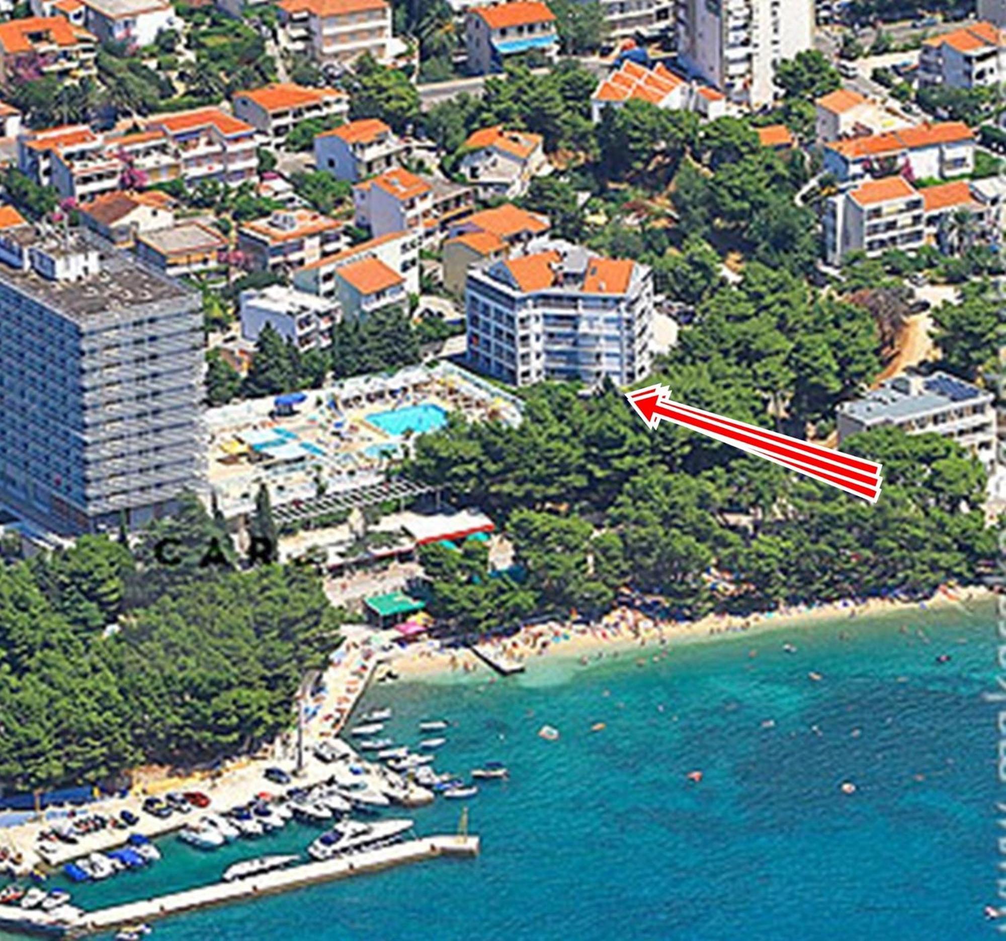 Beachfront With Wonderful Large Terrace Makarska